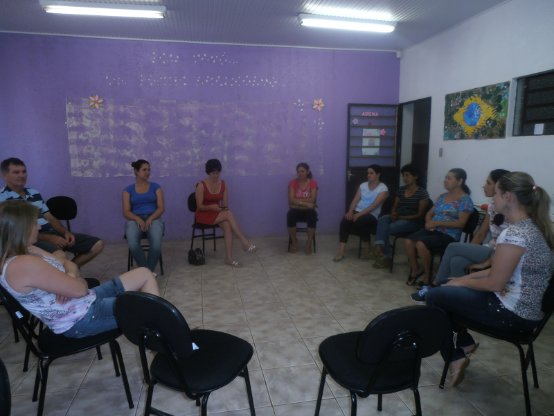 Reunião com pais e familiares discute andamento do PROJOVEM